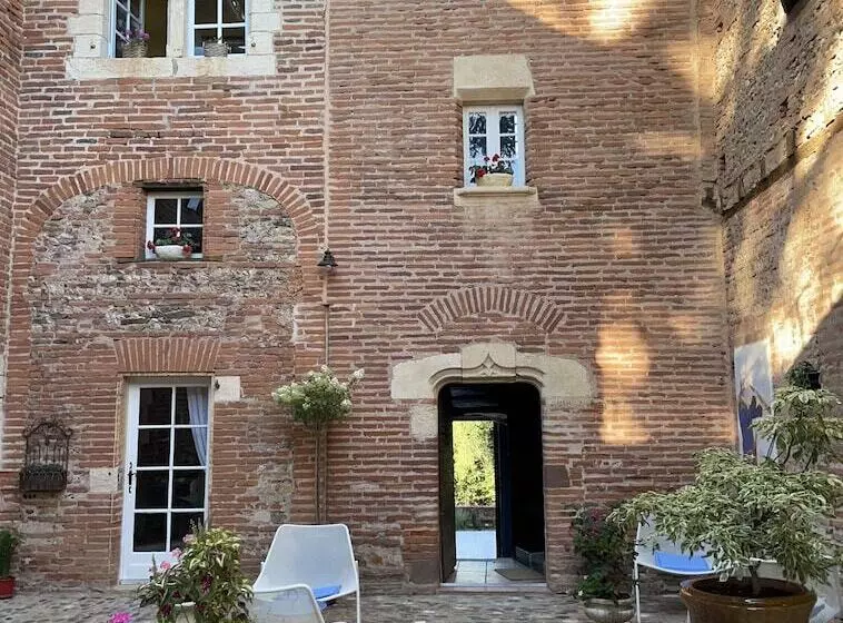 ペンション Chateau Du Go