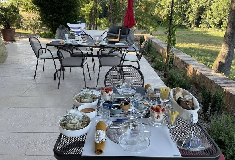 بنسيون Chateau Du Go