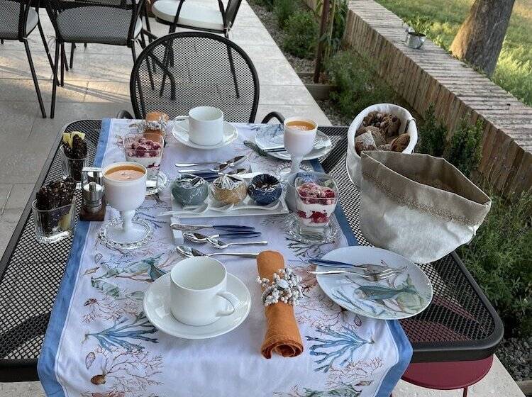 بنسيون Chateau Du Go