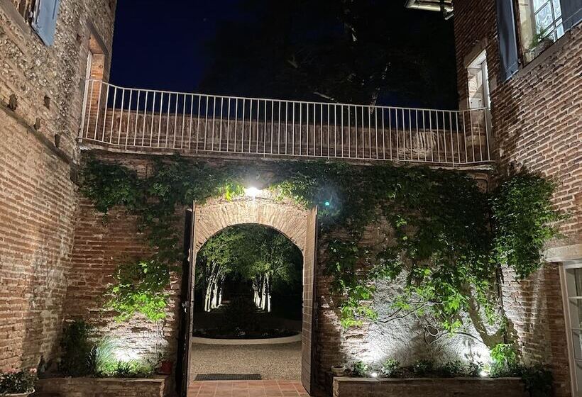 بنسيون Chateau Du Go