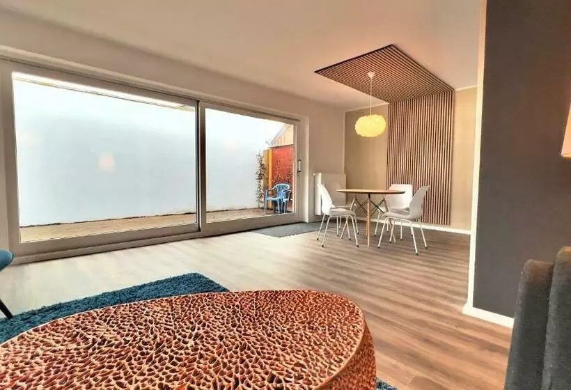 Aamiaismajoitus (B&B) Großes City Ferienhaus Mit Terrasse, Grill Und Parkplatz F19