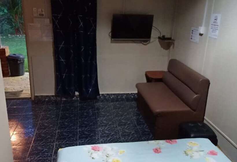 Hotel Oyo 90426 Kepayan Dnd Stay