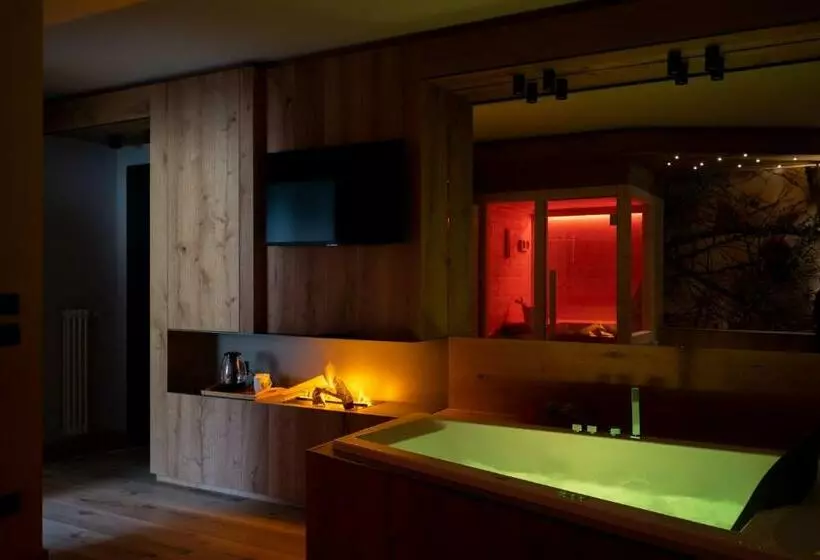 ペンション Teverone Suites & Wellness