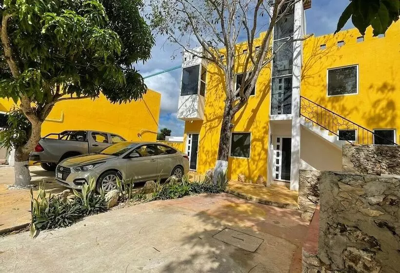 Aamiaismajoitus (B&B) Buenosdías Izamal