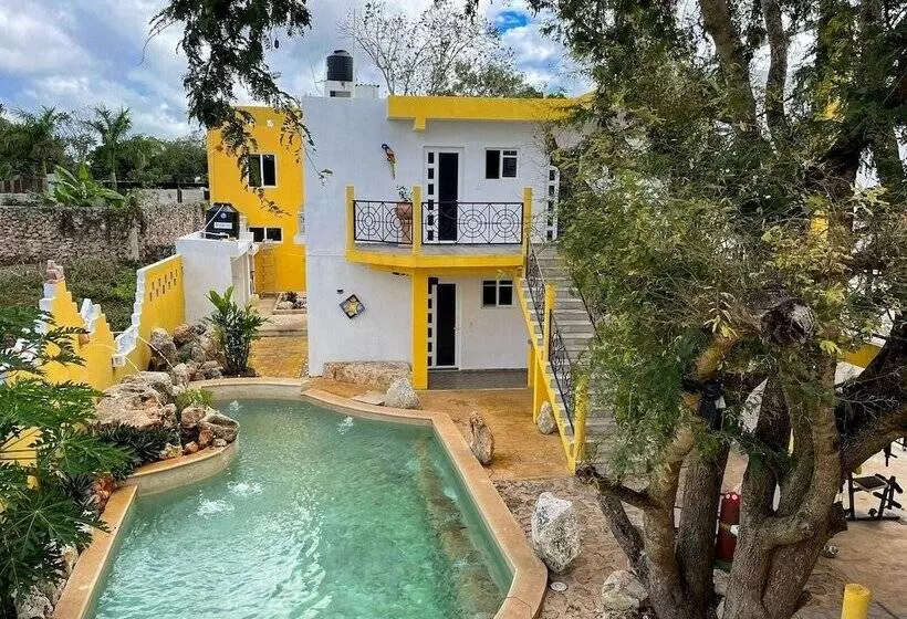 Aamiaismajoitus (B&B) Buenosdías Izamal
