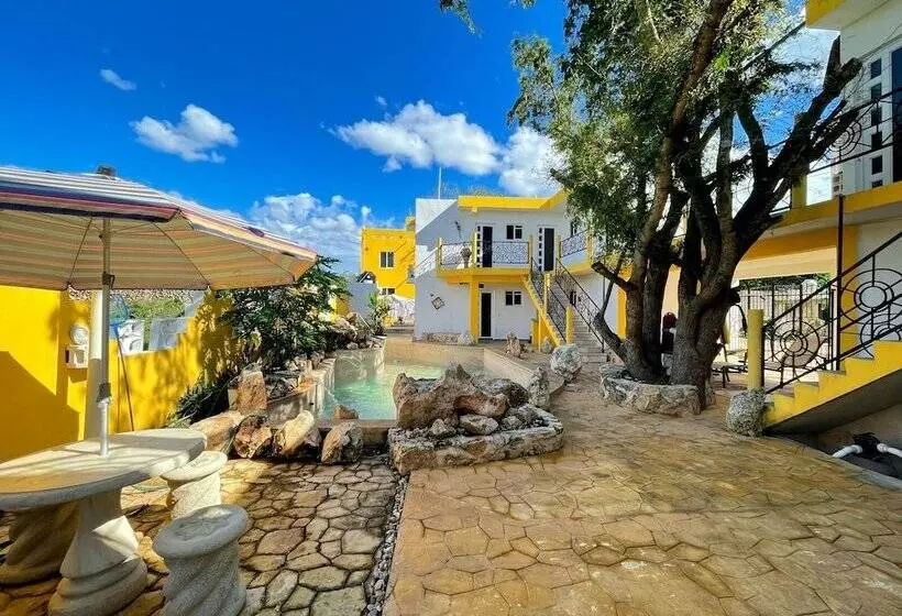 Aamiaismajoitus (B&B) Buenosdías Izamal
