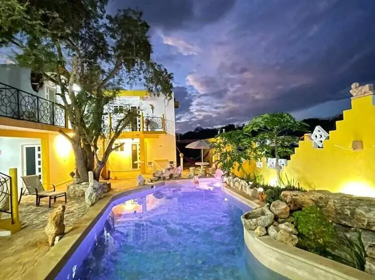 Aamiaismajoitus (B&B) Buenosdías Izamal