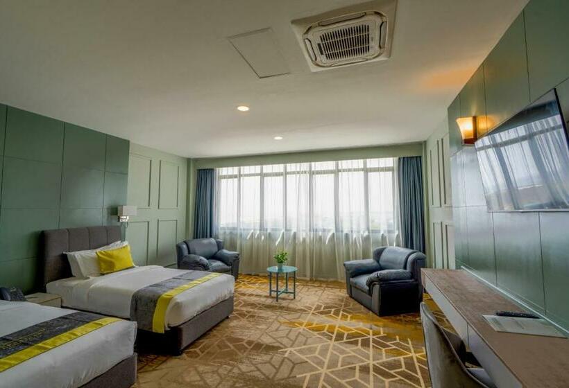 Manhattan Business Hotel, Male