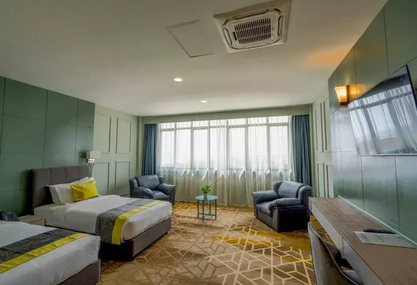 Manhattan Business Hotel, Male