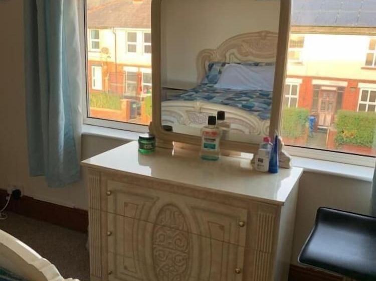 ペンション Busy Bee   Guest House   Self Service