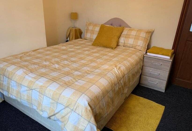 ペンション Busy Bee   Guest House   Self Service