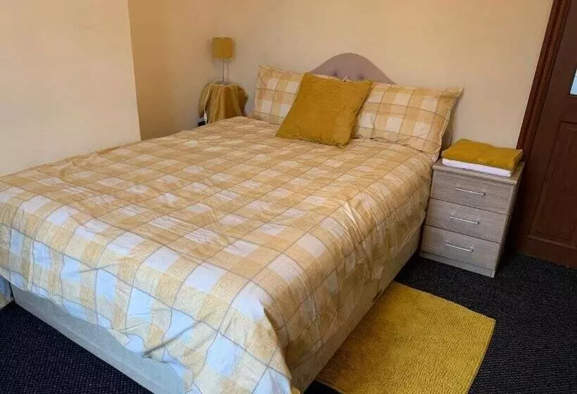 ペンション Busy Bee   Guest House   Self Service