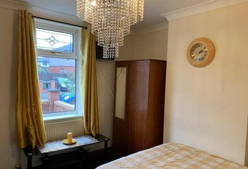 ペンション Busy Bee   Guest House   Self Service