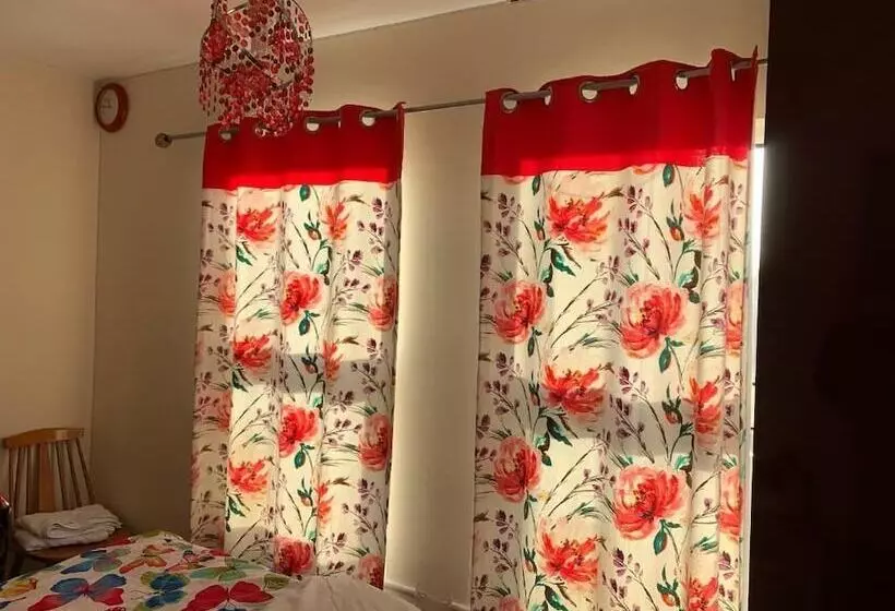 ペンション Busy Bee   Guest House   Self Service
