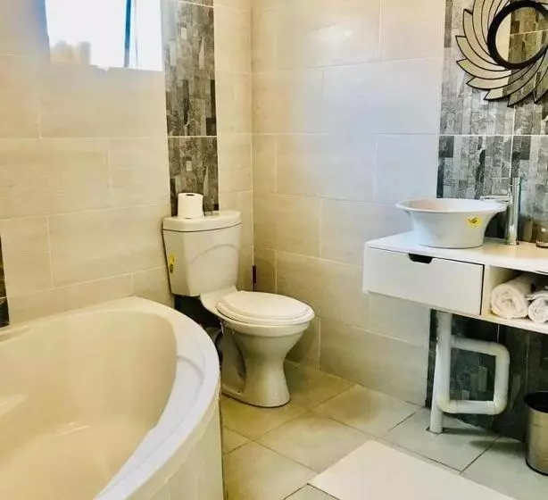 ペンション Capitalt Luxury Guest House