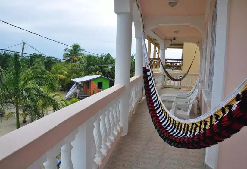 پانسیون Sea View Suites
