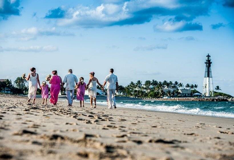 فندق Surf & Sand