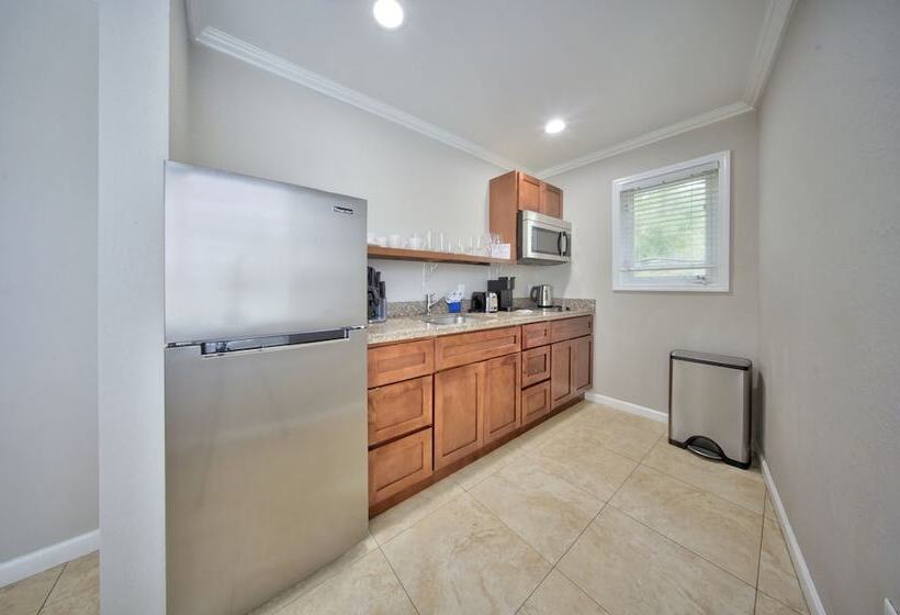 فندق Surf & Sand