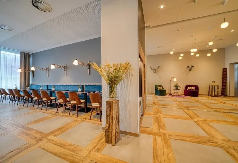 ホテル Vienna House Easy by Wyndham Freiburg City