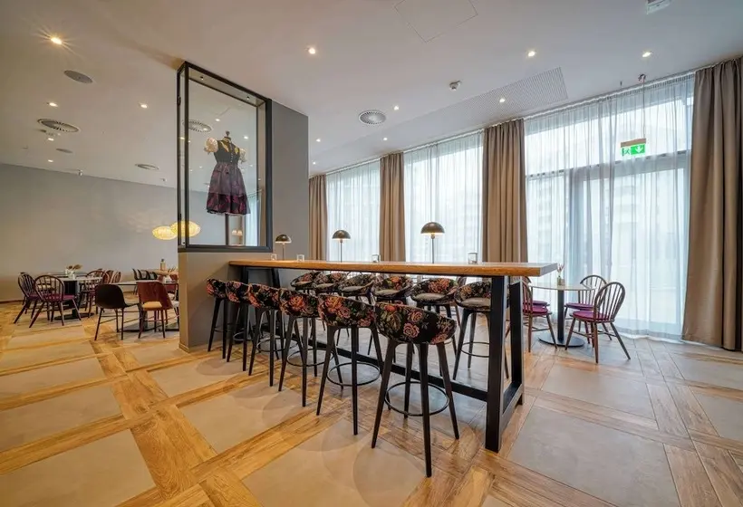 ホテル Vienna House Easy by Wyndham Freiburg City