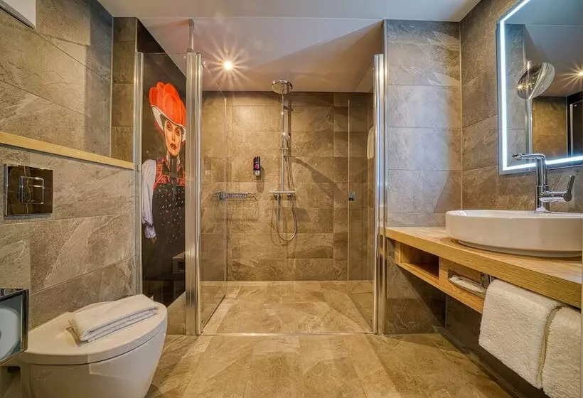 ホテル Vienna House Easy by Wyndham Freiburg City