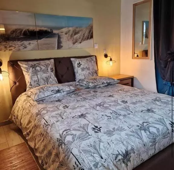 تختخواب و صبحانه Chambres Et Tables D Hote Du Voyageur