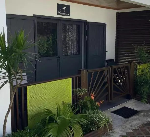 تختخواب و صبحانه Chambres Et Tables D Hote Du Voyageur