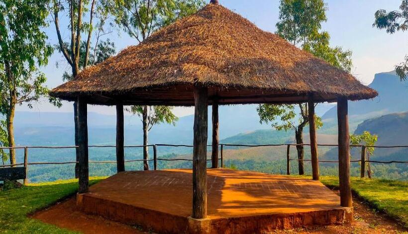 ベッドアンドブレックファースト Niraamaya Blue Mountain  Chikmagalur