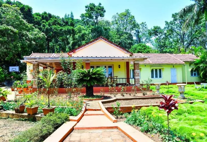 ベッドアンドブレックファースト Niraamaya Blue Mountain  Chikmagalur