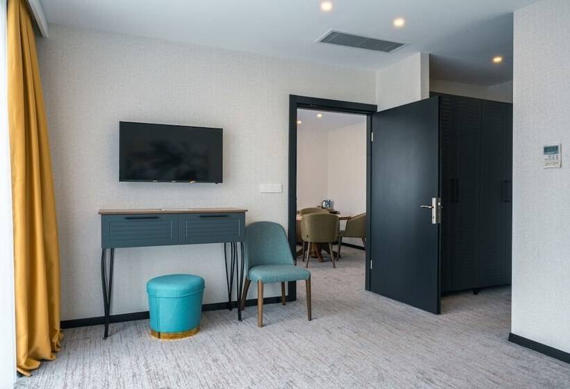 ホテル Leo Suites