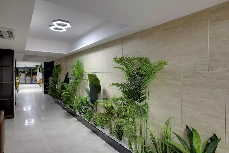 ホテル Leo Suites