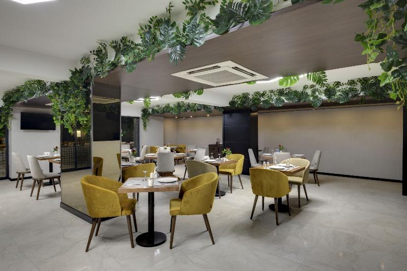 ホテル Leo Suites