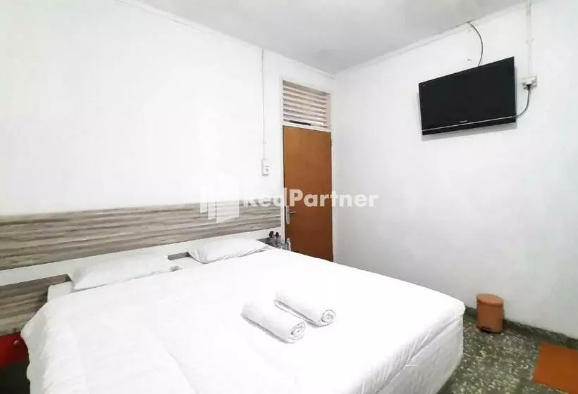 Hotelli Roemah Proklamasi Syariah Mitra Reddoorz