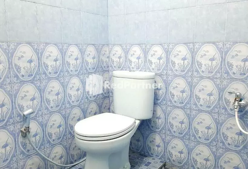 Hotelli Roemah Proklamasi Syariah Mitra Reddoorz