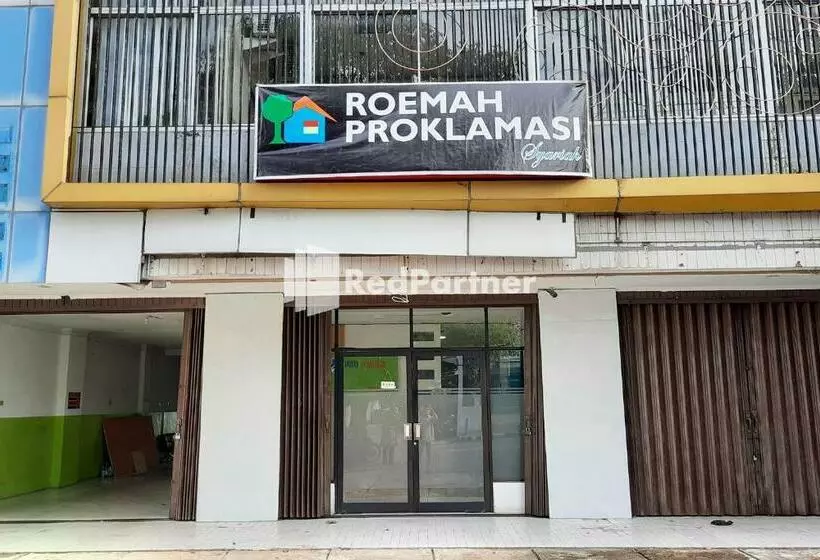 Hotelli Roemah Proklamasi Syariah Mitra Reddoorz