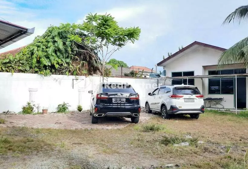 Hotelli Roemah Proklamasi Syariah Mitra Reddoorz