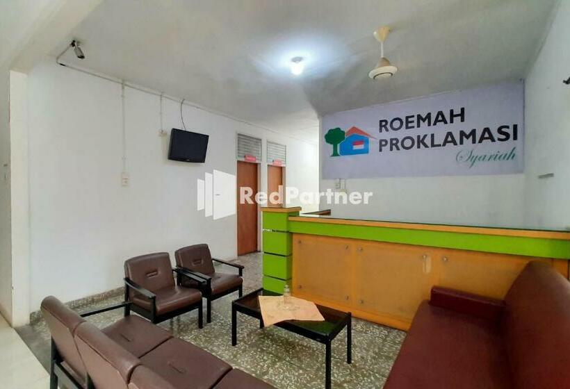 בית מלון כפרי Roemah Proklamasi Syariah Mitra Reddoorz