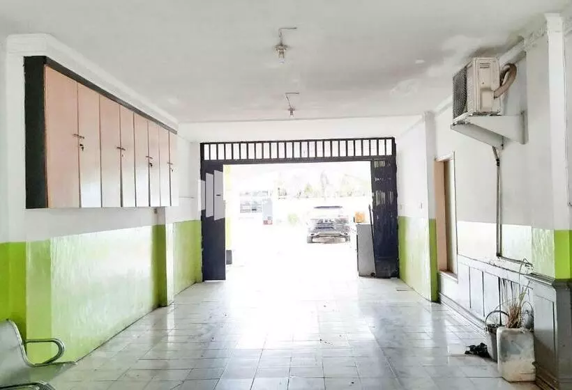 Hotelli Roemah Proklamasi Syariah Mitra Reddoorz