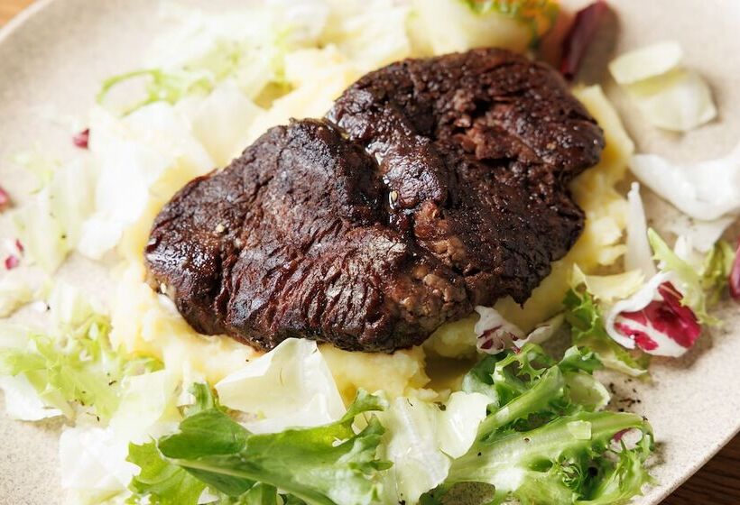 Suru Hotel & Restaurant