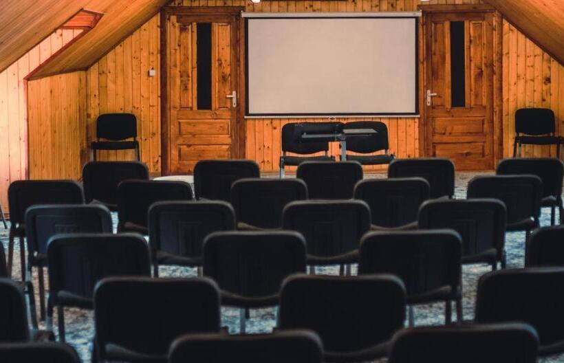 Suru Hotel & Restaurant