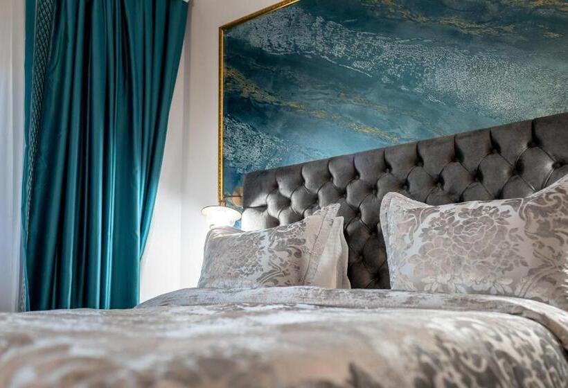 Suru Hotel & Restaurant