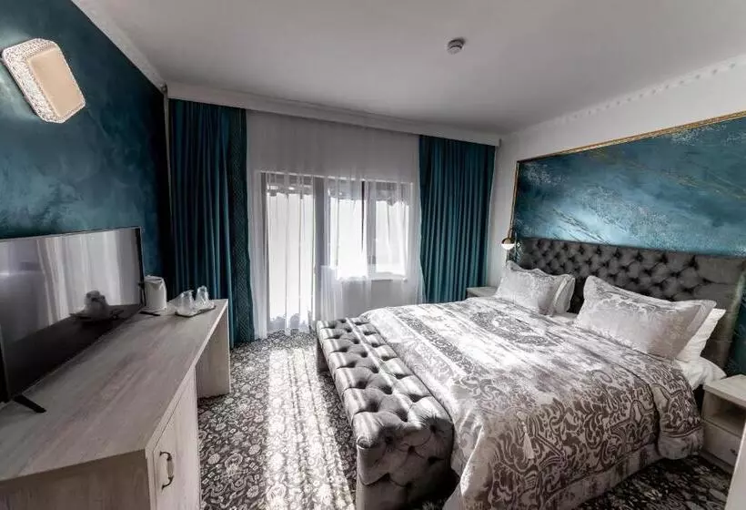 Suru Hotel & Restaurant