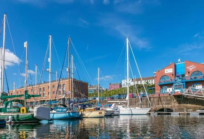 Hotelli Tŷ Milford Waterfront