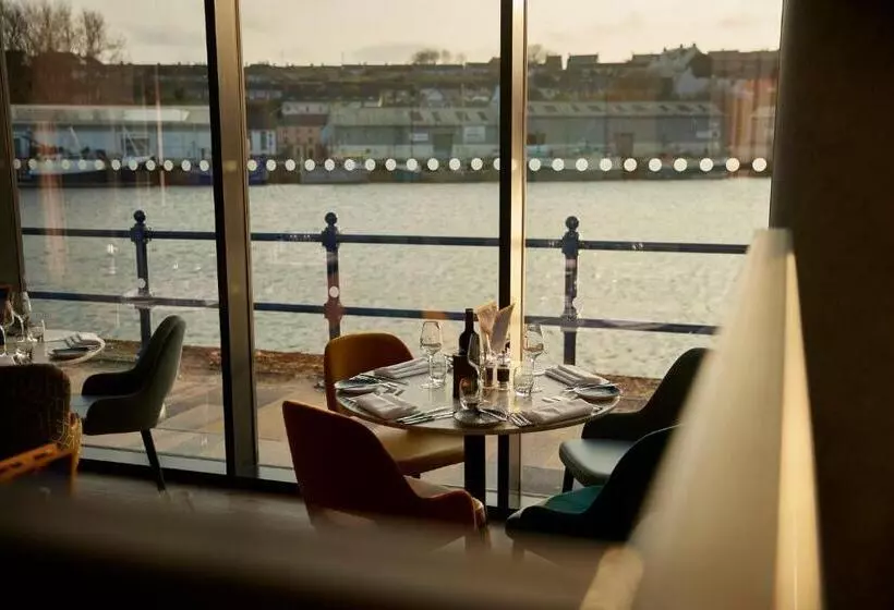 Hotelli Tŷ Milford Waterfront