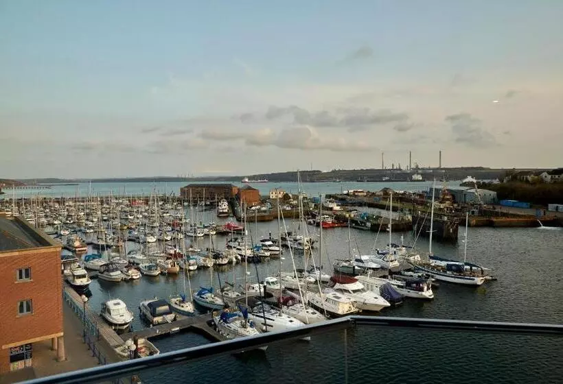 Hotelli Tŷ Milford Waterfront