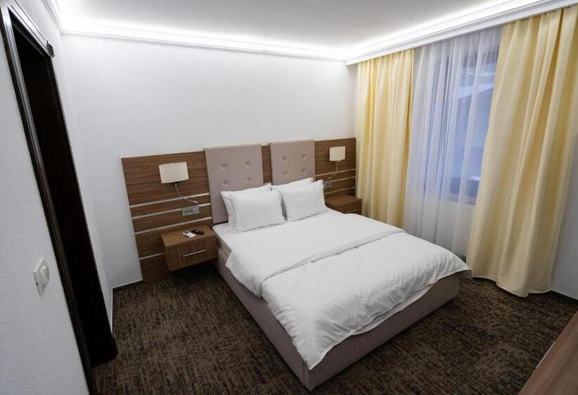 Pensiunea White Residence