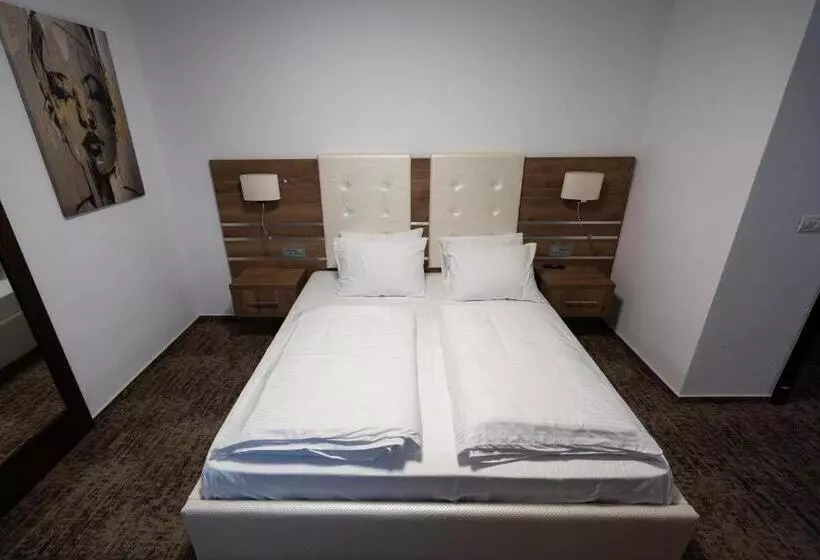 Pensiunea White Residence