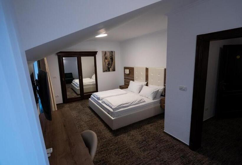 Pensiunea White Residence