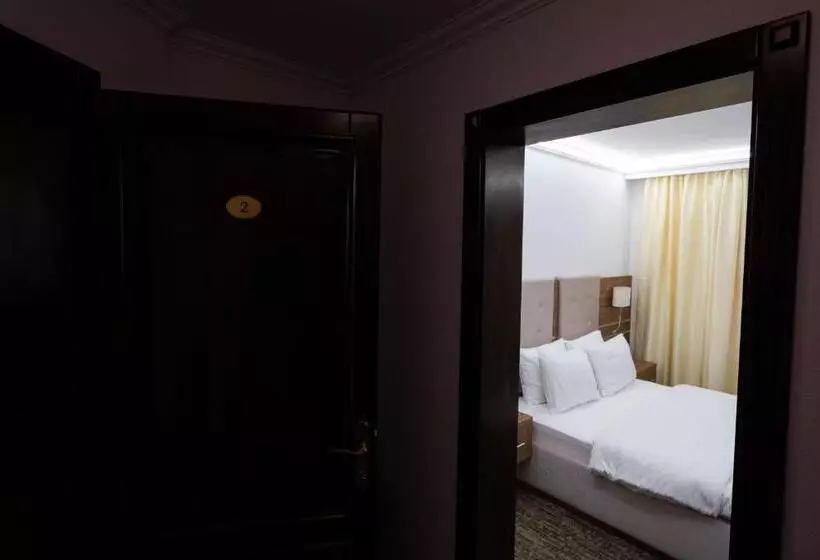 Pensiunea White Residence