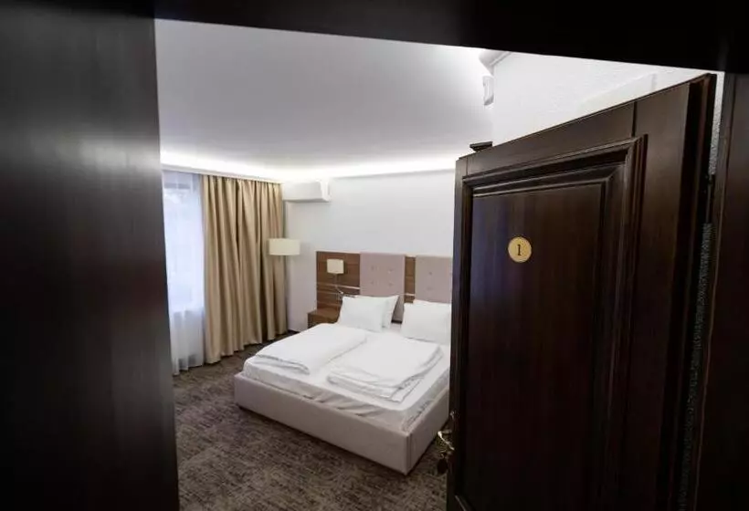 Pensiunea White Residence